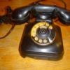 Eladó egy régi fekete telefon