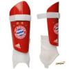 Adidas Bayern München bokavédős sípcsontvédő
